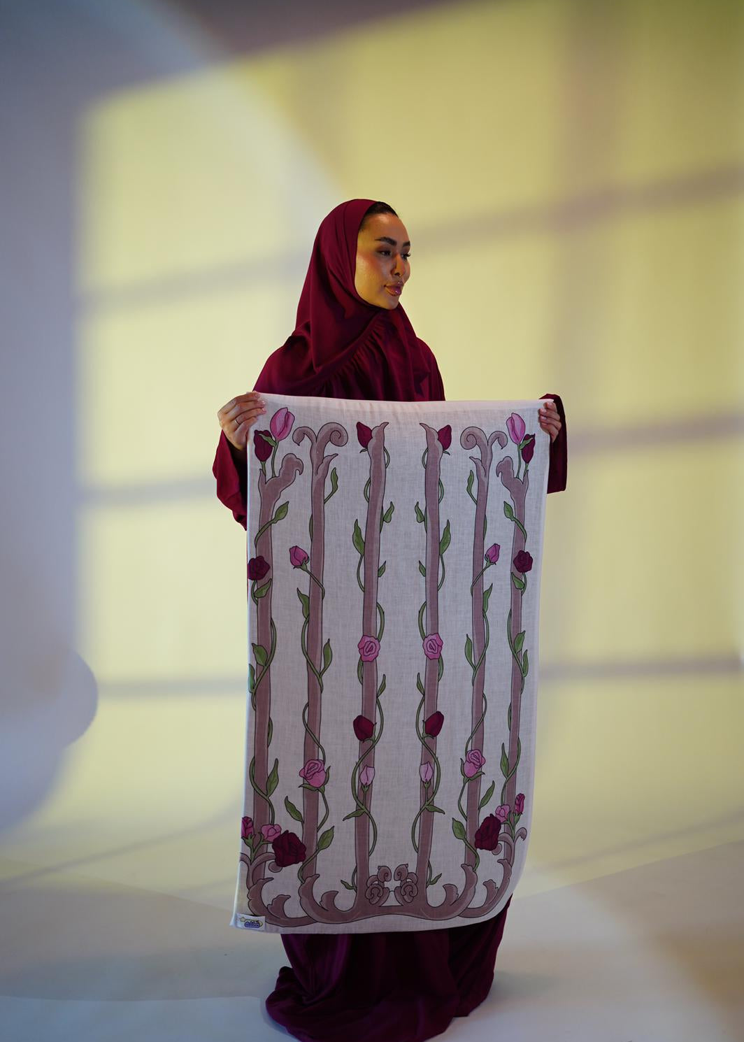 ‏Rosevine – غصن الورد